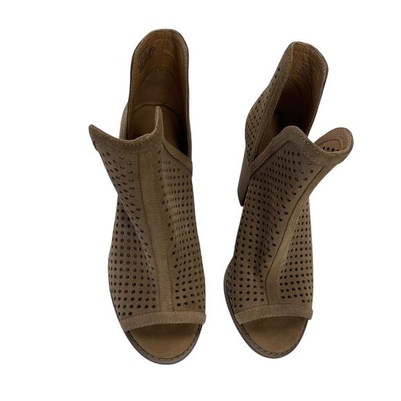 Lucky Brand Peep Toe Perforated Block Heel Light Brown Leather Womens 6 - Picture 2 of 8